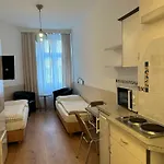 Reiner 12 Apartment