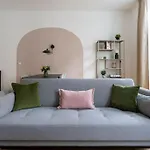 Elegant 1Br Suite, City Close By Hm