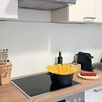 Cozy & Central 2 Bedroom Apartment