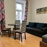 Charming 1Br Apartment Perfect For Long Stays