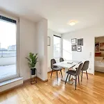 Feelhome-Prater-Ausblick-Terrasse-6 Gaeste-Wifi-Smart Tv
