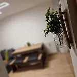 Schoenbrunn Gardens Vienna Apartment