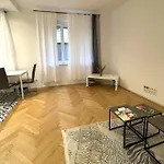 Home Sweet Home - Stephansdom