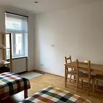Wohnung In Rudolfsheim-Fuenfhaus