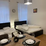 Cozy-5-Person Apartment In Vienna 5