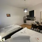 Cozy-5-Person Apartment In Vienna 5