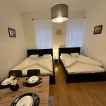 Cozy-5-Person Apartment In Vienna 5