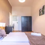 Comfortable 2Br Apt In Vienna, Prime Location