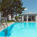 Modern Stylish Design Apartment With Free Parking Emily