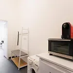 Urban Capsule Apartment - Near Mariahilfer Strasse