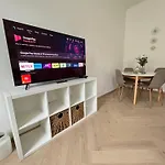 Luxurious One Room Apartment Near Schoenbrunn Palace