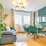 Charming 1Br, Steps From Reumannplatz U1
