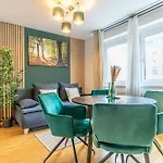 Charming 1Br, Steps From Reumannplatz U1