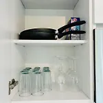 Sunny Modern Apartment With Balcony - Free Parking
