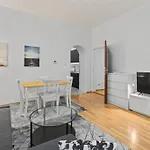 Modern Apartment Close To Center - 2Br