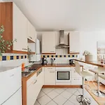 Helle Wohnung - Free Parking
