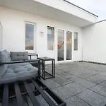 Apartment With A Private Terrace Located Right Near Belvedere Castle, 15 Minutes Away From Stephansdom