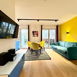 Wohnung Mit Terrasse + Parkplatz