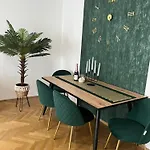 Anna Luxury Apartment