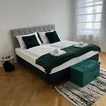 Anna Luxury Apartment