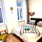 The Barts Apartments - Self Check-In
