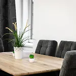 Royal-Haven Apartment