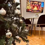 Apartment 5 Min Schoenbrunn Gloriette, Direct To City Center, Free Parking