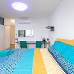 Private Room With Ac- Microwave, Personal Fridge & Metro Access - 7 Min To Center