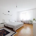 Cozy, Spacious And Charming 4 Bedrooms Apartament