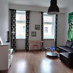 Studio & Apartments Near Reumannplatz