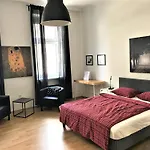 Studio & Apartments Near Reumannplatz