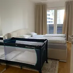 2 Bedroom Apartment Next To Metro U1 And Garage Parking