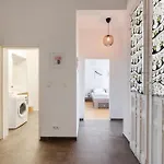 Zentrale Lage Mit Direkter Anbindung Ans Zentrum