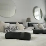 Spacious Apartment, 3 Min To U1 Reumannplatz
