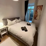 Quiet Apartment Next To Belvedere & Central Station