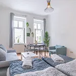 Breathtaking 2Br Apt Modern Design/Near Schoennbrunn