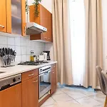 Stylish Apartment, Next To Schloss Belvedere
