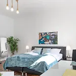 Easystay 2Br Apt. Connect With The Whole City