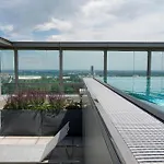 Amazing View Over Vienna And Infinity Pool