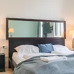 Inviting 2Br Shared Apt - Centrally Located
