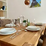 60 M2 Central Rooftop Apartment With Ac
