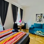 Deluxe Studio In Josefstaedter Strasse Area