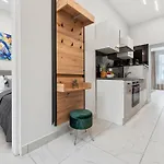 Sky9 Apartments District 17