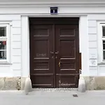 Lovely Renovated Apartment Top 11 - Easy Self Check In