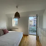 Traumwohnung Mit Balkon Im 17 Bezirk