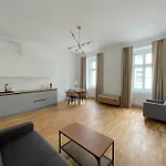 Authentic Apartment Near The City Centre