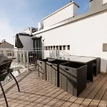 Symphony Apartments 40 - Modern Loft With Terrace And Grill In Central Location