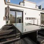 Symphony Apartments 40 - Modern Loft With Terrace And Grill In Central Location