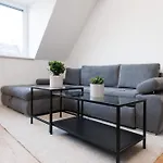 Symphony Apartments 41 - Modern Loft With Terrace And Grill In Central Location
