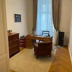 Repraesentative Wohnung In Bester Lage
